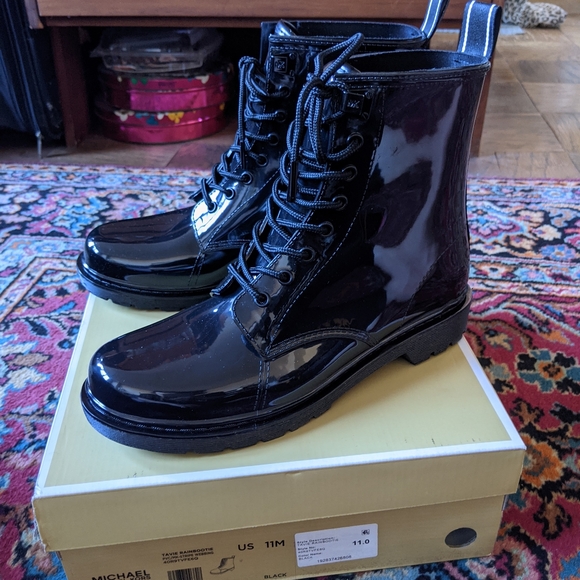 MICHAEL Michael KorsTavie Lug Sole Rain Booties - Picture 11 of 11